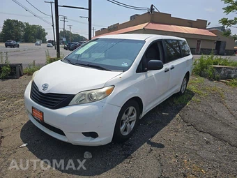 2011 Toyota Sienna 7-Passenger 119.3" WB