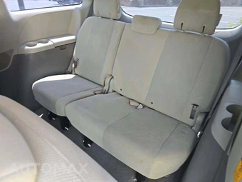 2011 Toyota Sienna 7-Passenger 119.3" WB - miniatura 14