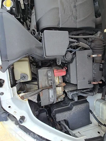 2011 Toyota Sienna 7-Passenger 119.3" WB - miniatura 32