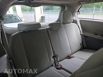 2011 Toyota Sienna 7-Passenger 119.3" WB – miniatura 14