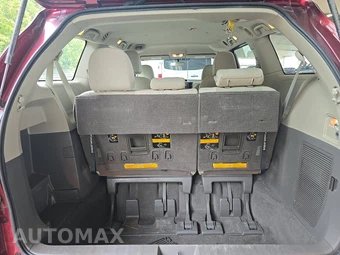 2011 Toyota Sienna 7-Passenger 119.3" WB – miniatura 17
