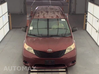 2011 Toyota Sienna 7-Passenger 119.3" WB – miniatura 2