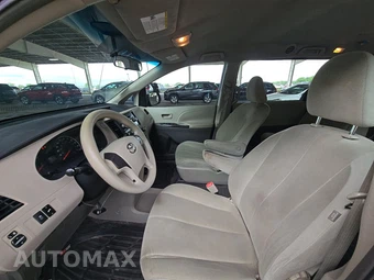 2011 Toyota Sienna 7-Passenger 119.3" WB – miniatura 7