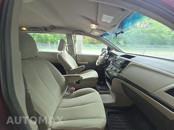 2011 Toyota Sienna 7-Passenger 119.3" WB – miniatura 8