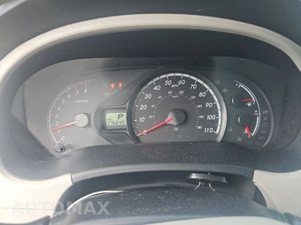 2011 Toyota Sienna 7-Passenger 119.3" WB - miniatura 12