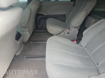2011 Toyota Sienna 7-Passenger 119.3" WB - miniatura 13