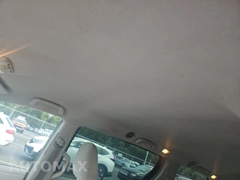 2011 Toyota Sienna 7-Passenger 119.3" WB - miniatura 17
