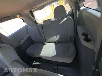 2011 Toyota Sienna 7-Passenger 119.3" WB - miniatura 13