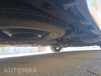 2011 Toyota Sienna 7-Passenger 119.3" WB - miniatura 17