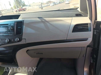 2011 Toyota Sienna 7-Passenger 119.3" WB - miniatura 19