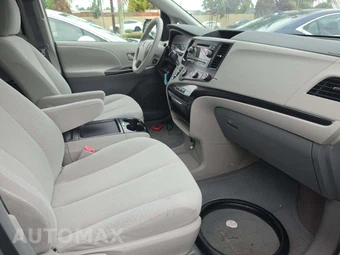 2011 Toyota Sienna LE 8-Passenger 119.3" WB - miniatura 19