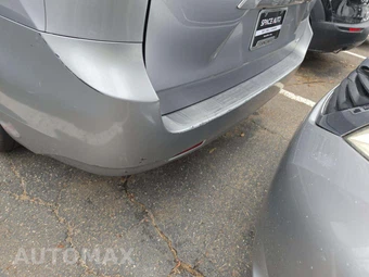 2011 Toyota Sienna LE 8-Passenger 119.3" WB - miniatura 29