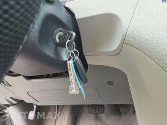 2011 Toyota Sienna LE 8-Passenger 119.3" WB - miniatura 8