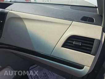 2011 Toyota Sienna LE 8-Passenger 119.3" WB - miniatura 20