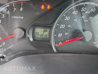 2011 Toyota Sienna LE 8-Passenger 119.3" WB - miniatura 15