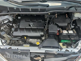 2011 Toyota Sienna LE 8-Passenger 119.3" WB - miniatura 19