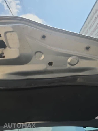 2011 Toyota Sienna LE 8-Passenger 119.3" WB - miniatura 24