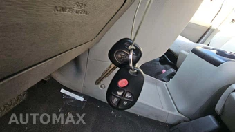 2011 Toyota Sienna LE 8-Passenger 119.3" WB - miniatura 21