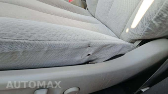2011 Toyota Sienna LE 8-Passenger 119.3" WB - miniatura 23
