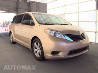 2011 Toyota Sienna LE 8-Passenger 119.3" WB - miniatura 3