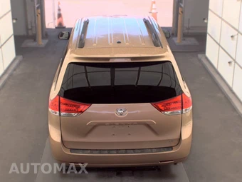 2011 Toyota Sienna LE 8-Passenger 119.3" WB - miniatura 5