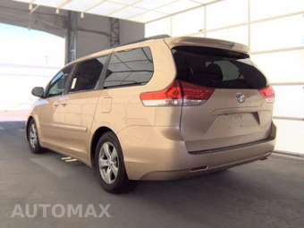 2011 Toyota Sienna LE 8-Passenger 119.3" WB - miniatura 6