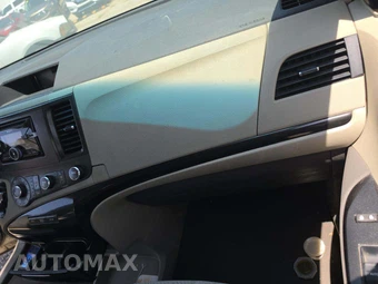 2011 Toyota Sienna LE 8-Passenger 119.3" WB - miniatura 20