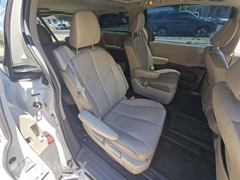 2011 Toyota Sienna Limited 7-Passenger 119.3" WB - miniatura 17
