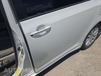 2011 Toyota Sienna Limited 7-Passenger 119.3" WB - miniatura 27