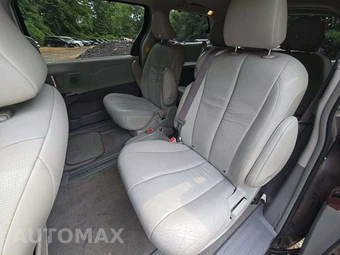 2011 Toyota Sienna XLE 8-Passenger 119.3" WB - miniatura 13