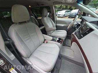 2011 Toyota Sienna XLE 8-Passenger 119.3" WB - miniatura 19