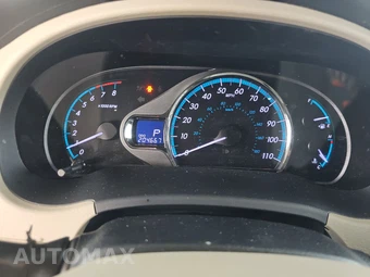 2011 Toyota Sienna XLE 8-Passenger 119.3" WB - miniatura 12