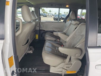 2011 Toyota Sienna XLE 8-Passenger 119.3" WB - miniatura 13