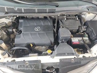 2011 Toyota Sienna XLE 8-Passenger 119.3" WB - miniatura 15
