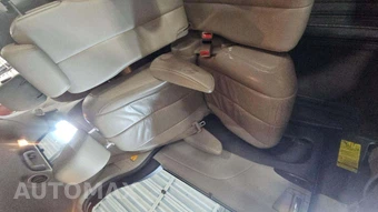 2011 Toyota Sienna XLE 8-Passenger 119.3" WB - miniatura 21