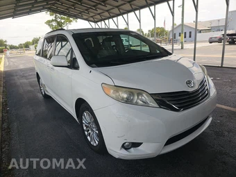 2011 Toyota Sienna XLE 8-Passenger 119.3" WB - miniatura 3