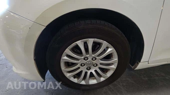 2011 Toyota Sienna XLE 8-Passenger 119.3" WB - miniatura 35