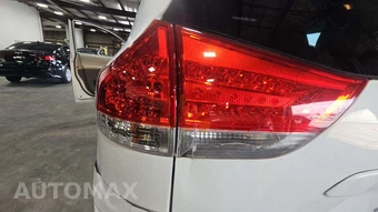 2011 Toyota Sienna XLE 8-Passenger 119.3" WB - miniatura 45
