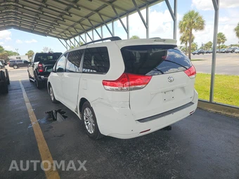 2011 Toyota Sienna XLE 8-Passenger 119.3" WB - miniatura 6
