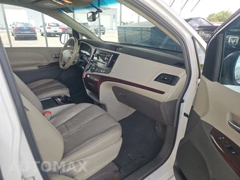 2011 Toyota Sienna XLE 8-Passenger 119.3" WB - miniatura 8