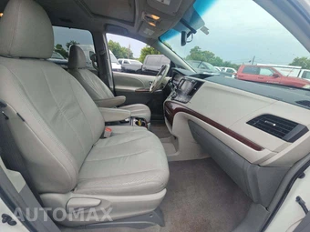 2011 Toyota Sienna XLE 8-Passenger 119.3" WB - miniatura 18