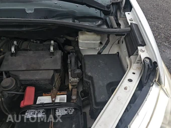 2011 Toyota Sienna XLE 8-Passenger 119.3" WB - miniatura 26