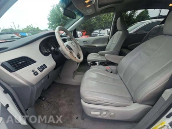 2011 Toyota Sienna XLE 8-Passenger 119.3" WB - miniatura 5