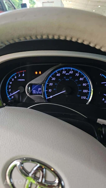 2011 Toyota Sienna XLE 8-Passenger 119.3" WB - miniatura 18