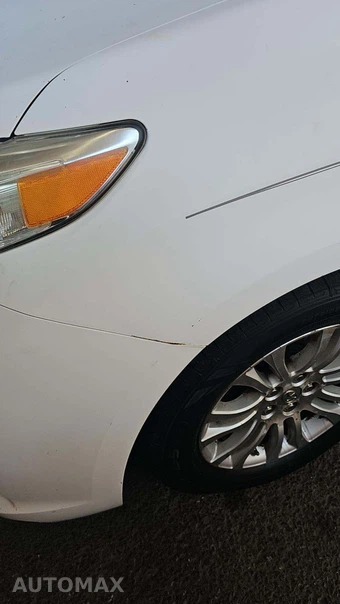 2011 Toyota Sienna XLE 8-Passenger 119.3" WB - miniatura 22