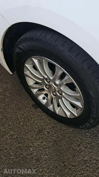 2011 Toyota Sienna XLE 8-Passenger 119.3" WB - miniatura 39
