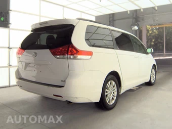 2011 Toyota Sienna XLE 8-Passenger 119.3" WB - miniatura 4