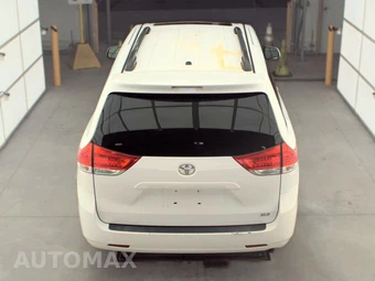 2011 Toyota Sienna XLE 8-Passenger 119.3" WB - miniatura 5
