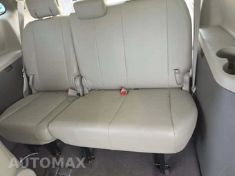 2011 Toyota Sienna XLE 8-Passenger 119.3" WB - miniatura 11
