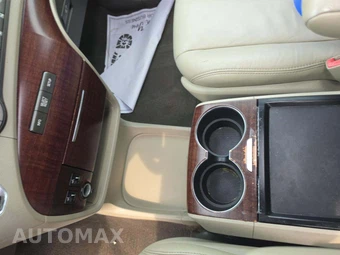 2011 Toyota Sienna XLE 8-Passenger 119.3" WB - miniatura 20